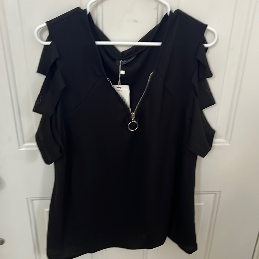 Court de vague cold shoulder waffle weave top XXL